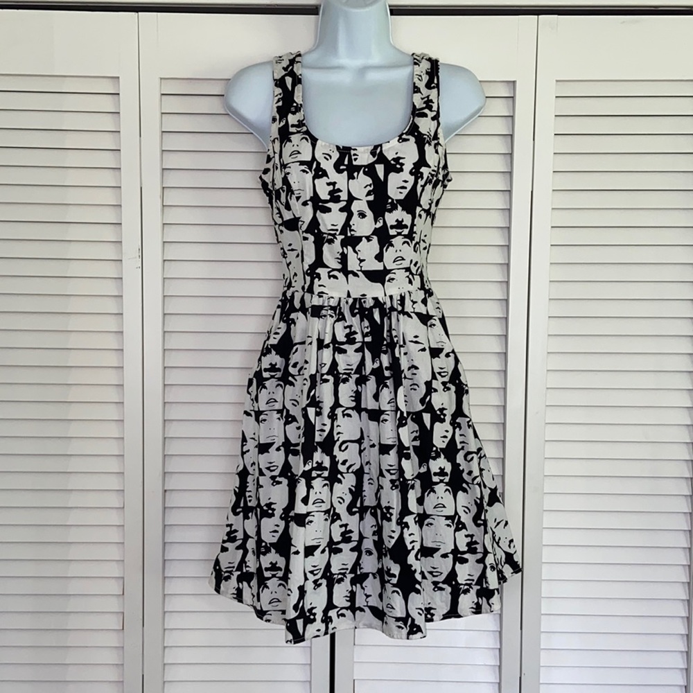 FOLTER DRESS SZ SMALL BLACK & WHITE PRINT